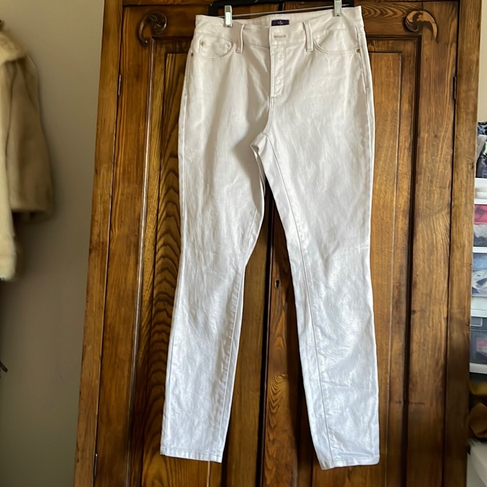 NWOT - NYDJ - 10 - White and gold metallic Super Skinny Jeans w/ plain pockets